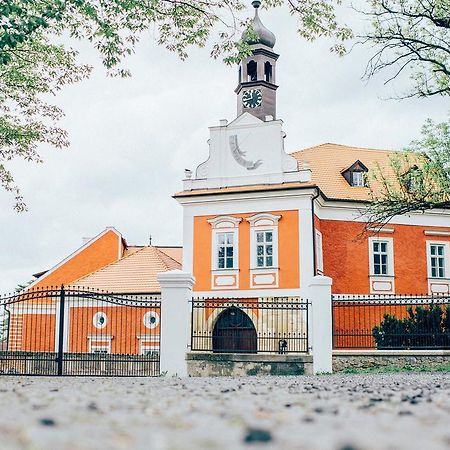 Savoia Castle Konuk evi Škvorec Dış mekan fotoğraf